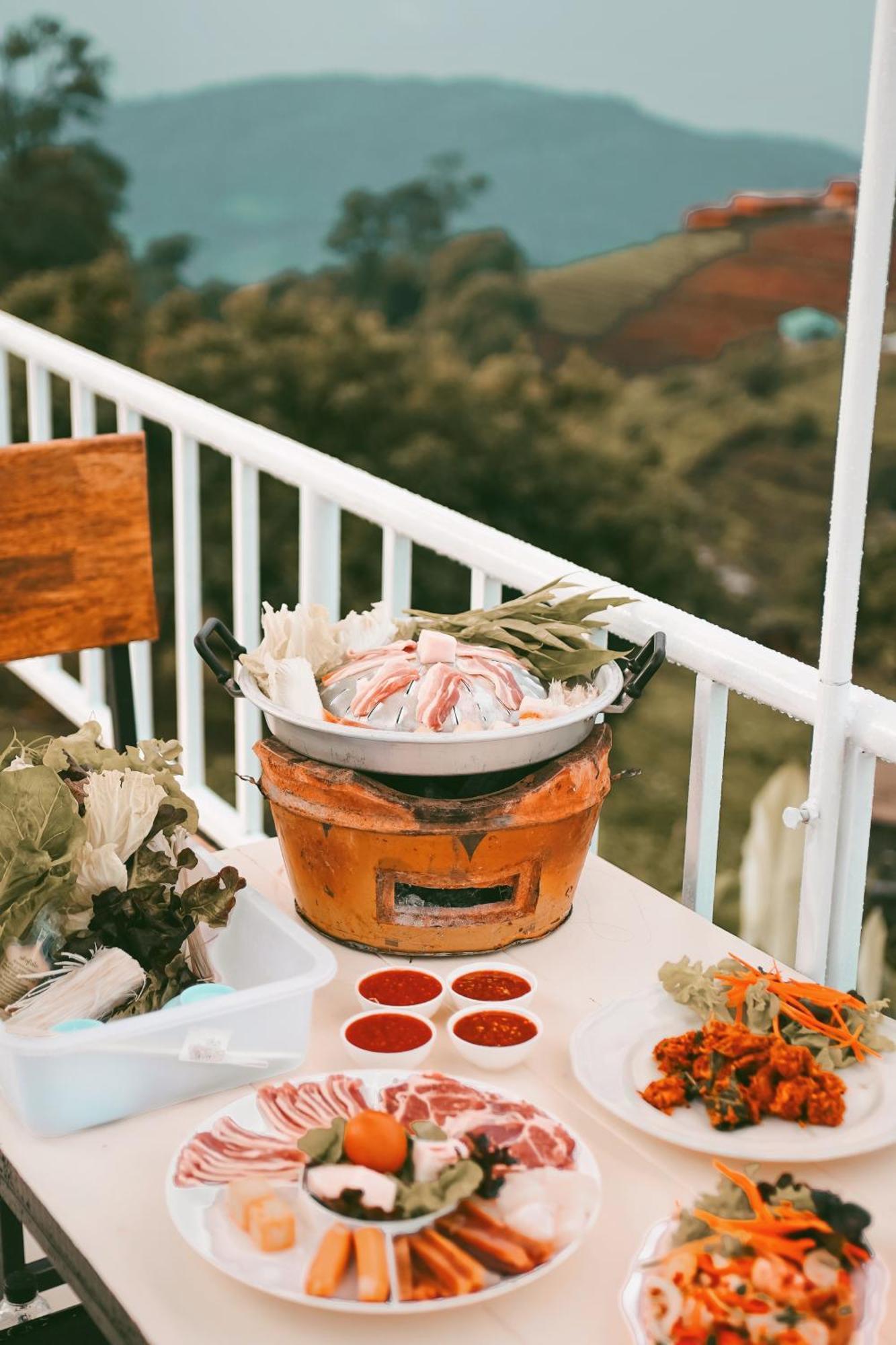 Ở trọ Mon View Ngam